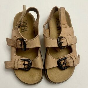 Zara girl’s Beige Sandals with Buckles.  Size 27 EU to 10 to 10-1/2 US.